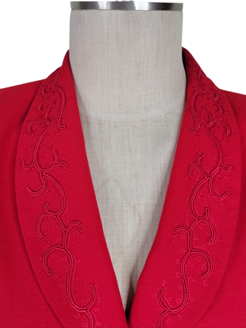 Kasper ASL Skirt Suit Size 14 Red Embroidered Flap Pockets Long Blazer Textured - Picture 4 of 12